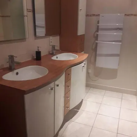 Loft De 130 M2 Avec Et Billard * Брест
